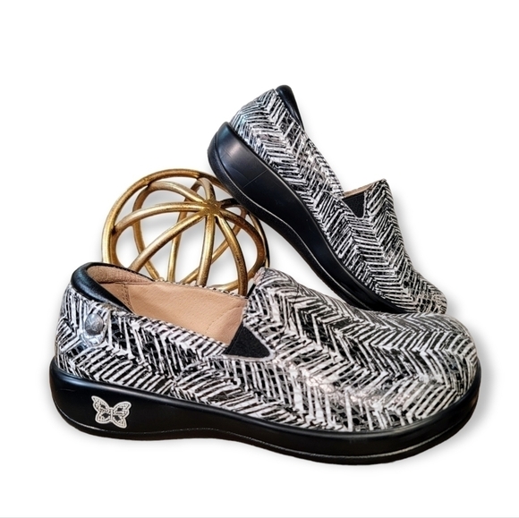 Alegria Shoes - Alegria Keli Black & white Professional Nursing Nurse Work Shoes Flats Size 36